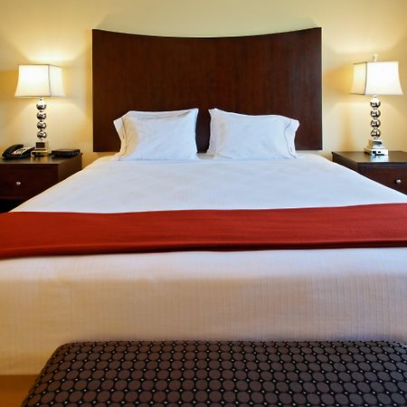 Holiday Inn Express Hotel & Suites Cleburne By Ihg Esterno foto