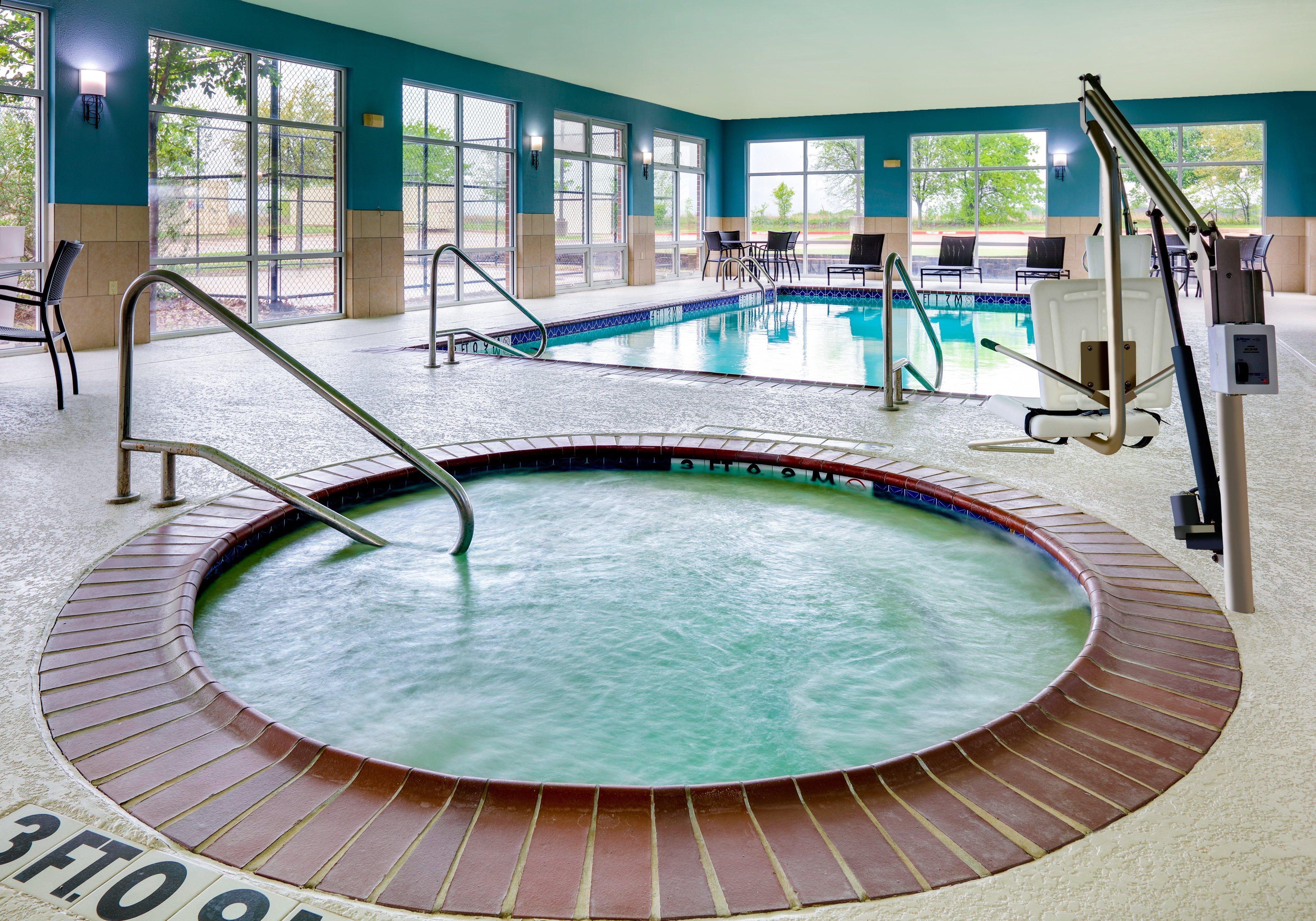 Holiday Inn Express Hotel & Suites Cleburne By Ihg Esterno foto