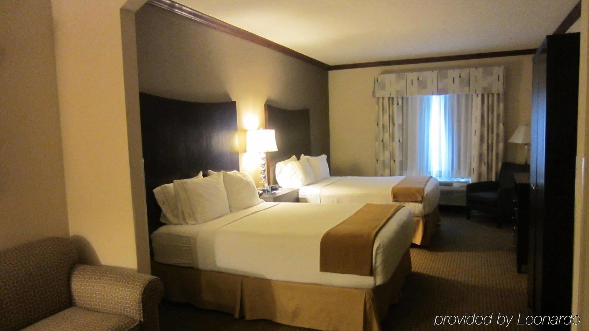 Holiday Inn Express Hotel & Suites Cleburne By Ihg Esterno foto